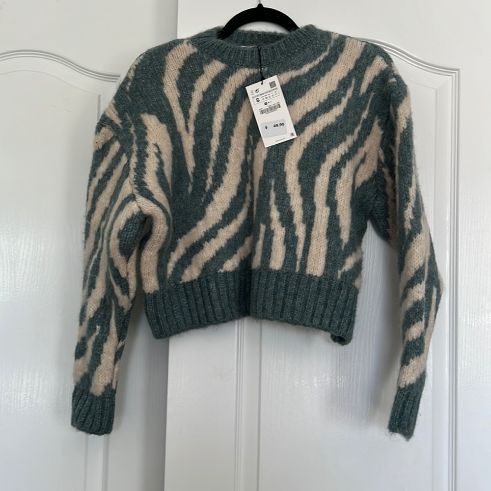 Women’s zara small brand new with tags sweater